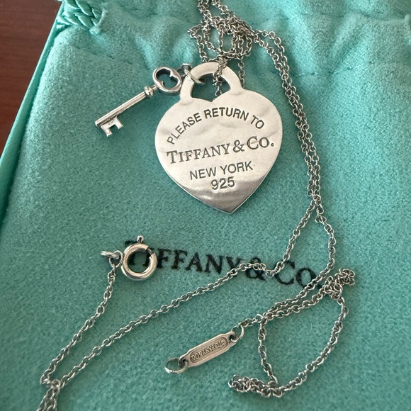 Tiffany Heart Tag with Key Pendant - Picture 6 of 6